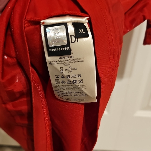 Fendi Bold Red Short Sleeve Tee - Picture 5 of 5